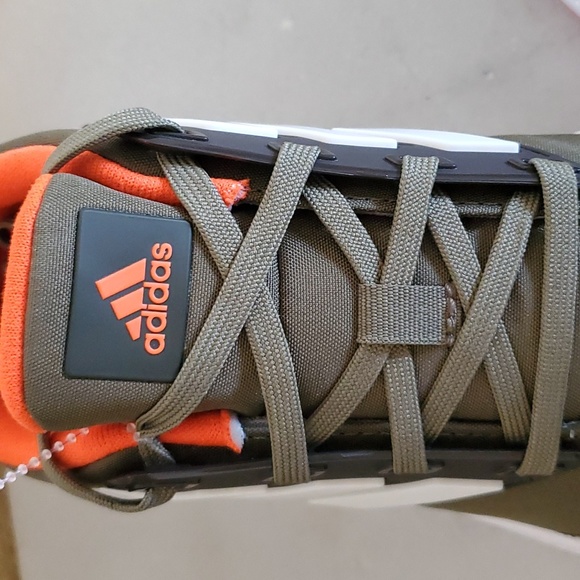 NWOB Women's Adidas EQ21 Run 2.0J size 6 - Picture 14 of 17